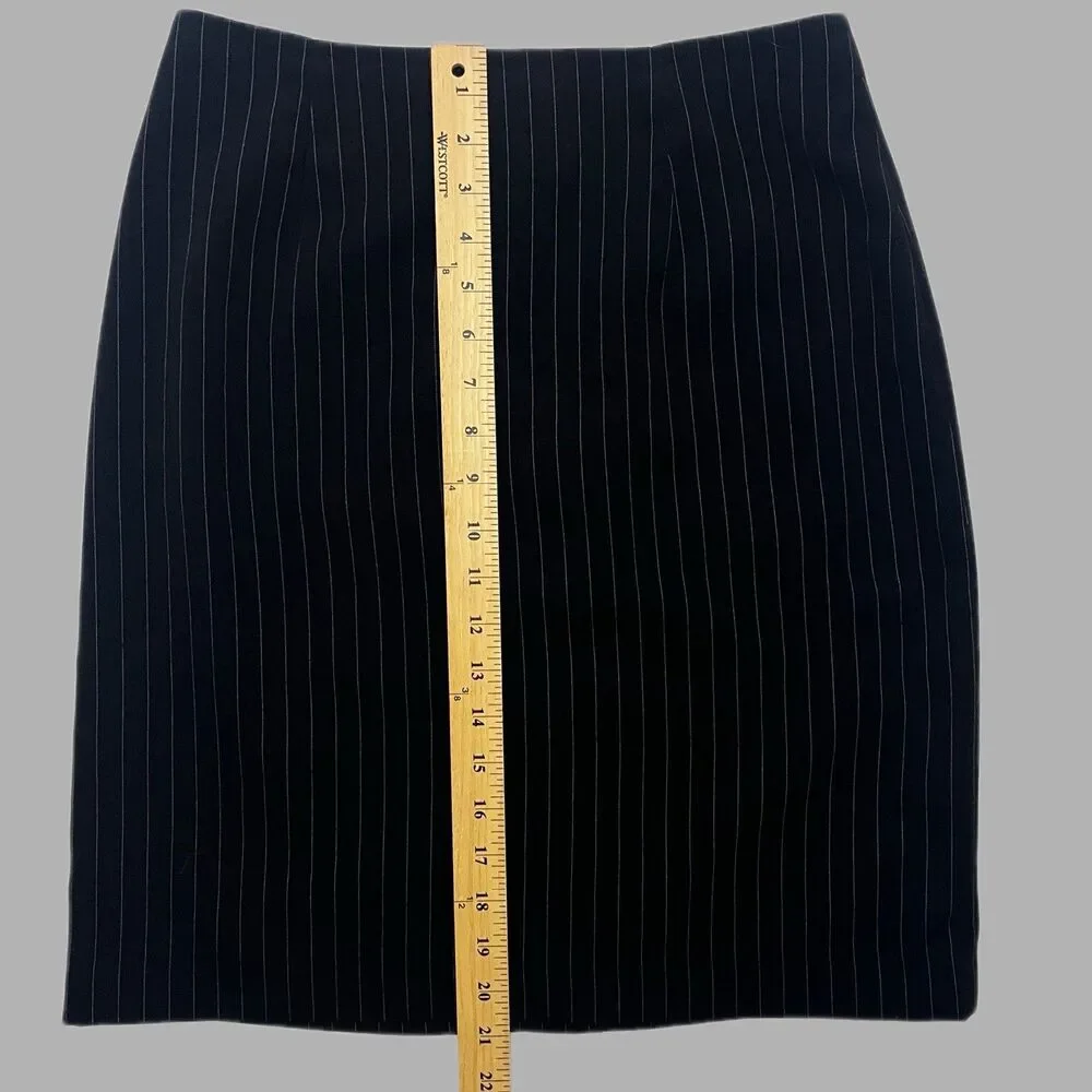 Geoffrey Beene Women's Black Pinstripe Pencil Skirt Size 8 Knee Length Lined